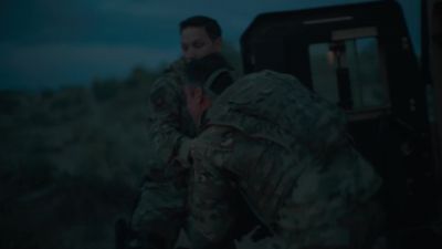 Hey, we gotta go. - Army of the Dead