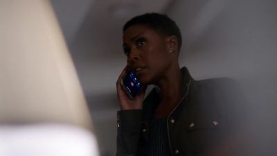        -Hey, this is Jen,
        leave a message.
             -[beep] - Black Lightning