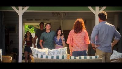 Hey, we were thinking
about ordering a pizza. - The Kissing Booth 3