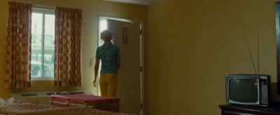 - Hi.
- Hey, there. - The Paperboy