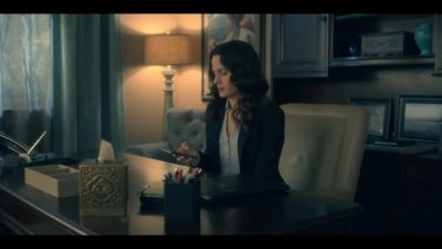Hi, this is Nell.
Please leave a message-- - The Haunting of Hill House