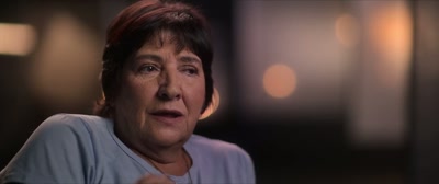 I was holding his arm
and holding his hands just like this, - A Life Too Short: The Isabella Nardoni Case
