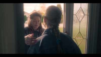 I hope you know that I mean that.
Come here, come on. - The Haunting of Bly Manor