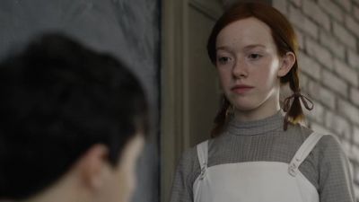 -I hope you weren't eavesdropping.
-I'm trying to study. - Anne with an E
