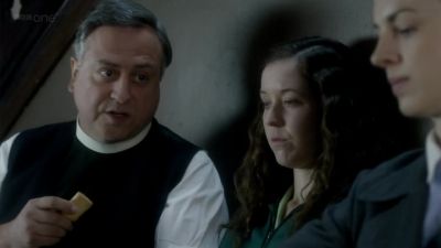 I hope you've no objection
to fig rolls. - Call the Midwife