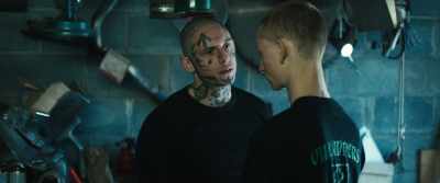 - I was hungry.
- You hungry? - Skin