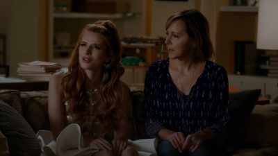 I-I can't.
I, I already made a commitment. - Famous in Love
