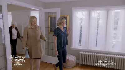 I-I didn't notice
that you had done this - Debbie Macomber's A Mrs. Miracle Christmas