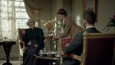 I-I grew up with a single mom, - Grand Hotel