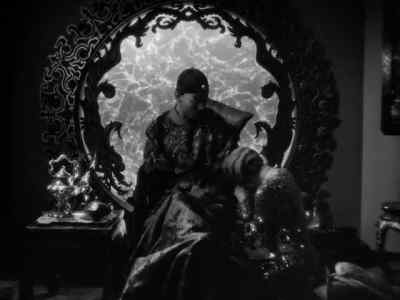 I... I hed to come beck. - The Bitter Tea of General Yen