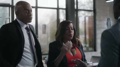 I-I-Is she going
through a bad breakup, - The Rookie: Feds