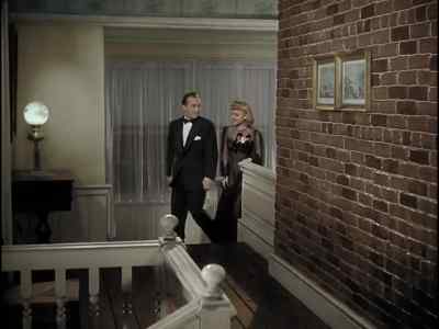 I-I-it's alright,
he's housebroken. - Holiday Inn