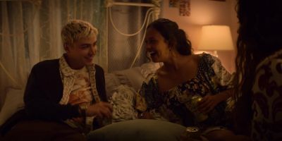♪ I love you anyway ♪ - 13 Reasons Why
