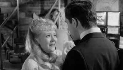 I-I was only trying to help you,
Sammy. - The Small World of Sammy Lee