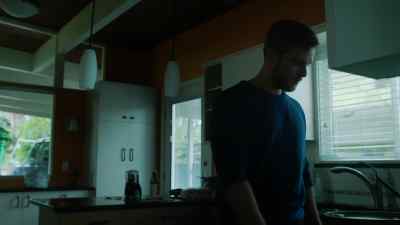 ♪ ♪ - Bates Motel