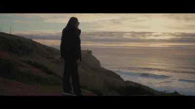 ♪ ♪ - 100 Foot Wave