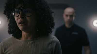 I... I think I know
who the murderer is. - The Ark