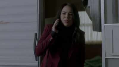 I-I think
she was really alone here. - Pretty Little Liars: The Perfectionists