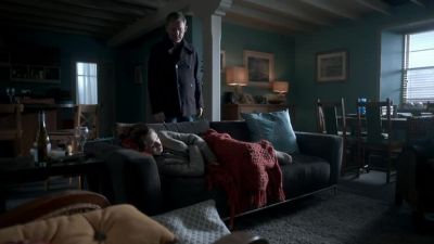 I think she's been drowning
her sorrows. - Shetland