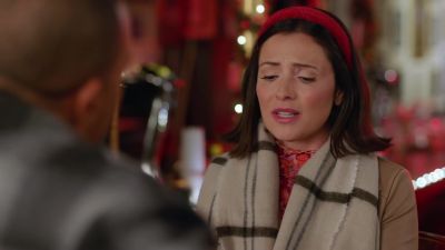I, I'm not so great with
secrets, but please, please, - Trading Up Christmas