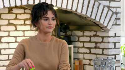 I-I'm really good over text. - [laughs] - Selena + Chef