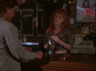 (I'M SO LONESOME I COULD CRY
PLAYING) - Miami Vice