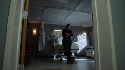 - I-Is she...?
- No. She had a grand mal seizure, - Blindspot