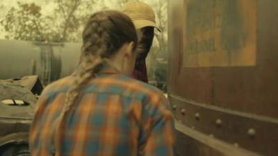  It's OK.
We'll get you out. - Fear the Walking Dead