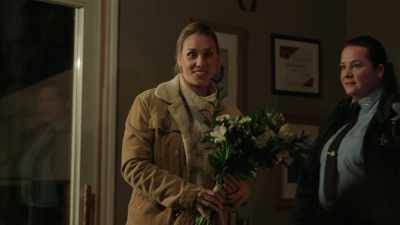 I just came by to drop off
some get-well flowers. - Deadly Ex Next Door