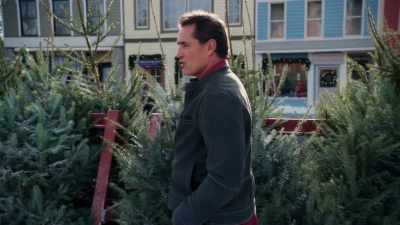 I just don't have that
same childhood nostalgia. - Mystery on Mistletoe Lane