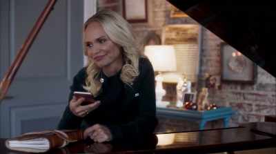I just forgot that Emma has a
sleepover, - A Christmas Love Story