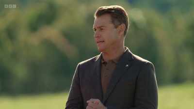 -I just got a unanimous
landslide vote that I'm dead. - The Traitors
