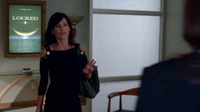 I just got off
a five-hour flight - Famous in Love