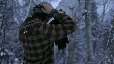 I just gotta just do this
carefully 'cause basically - Life Below Zero: Next Generation