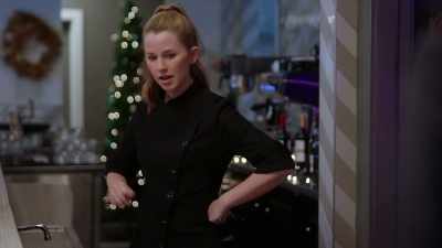 I just have to, uh, go back
into the kitchen - Christmas on the Menu