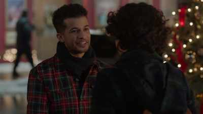 I just... I wish I could spend
Christmas with you here. - The 5-Year Christmas Party
