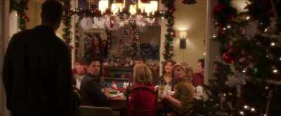 - I just looked for you.
- Hi. - A Bad Moms Christmas