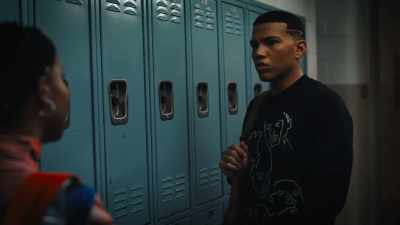 - I was just...
- Looks like you were breaking into my locker. - Naomi