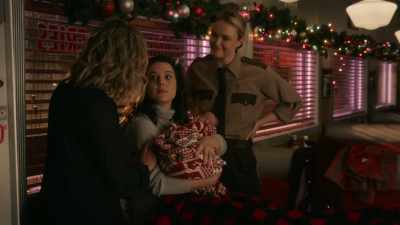 I just need to do Evie's
first checkup. Okay? - A Reason for the Season