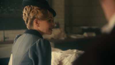 -I JUST NEED FIVE MORE MINUTES.
-[MR. POTTS] QUITE IMPOSSIBLE. - Miss Scarlet and the Duke