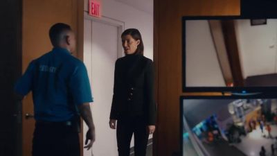 - I just saw a couple
sprinting to the buffet. - Private Eyes