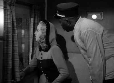 I just saw a murder Murder - Lady on a Train