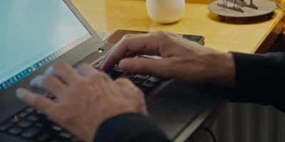 I just saw his old laptop - Navalny