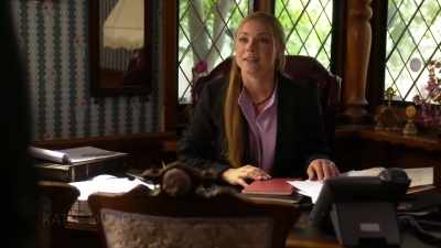 I was just talking to donna, - Husband, Wife, and Their Lover