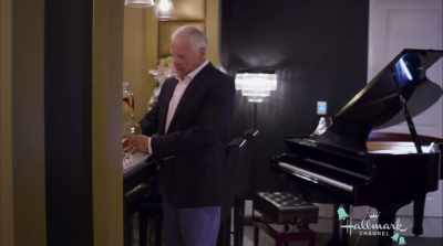 I just thought itwould be best if. - Wedding at Graceland