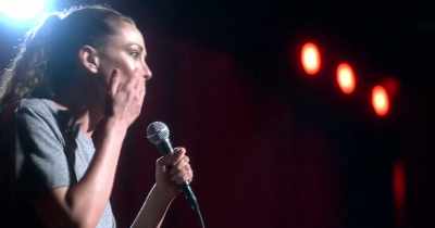 ♪ I just wanna stunt ♪ - Jacqueline Novak: Get on Your Knees