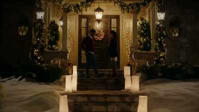 I just wanted to ask you
a question. - Saying Yes to Christmas