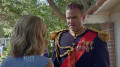 I just wanted to say
that I'’m... - A Christmas in Royal Fashion