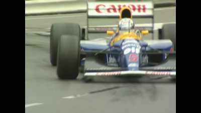 I knew that everyone was
stacking up to take the drive. - Williams & Mansell: Red 5