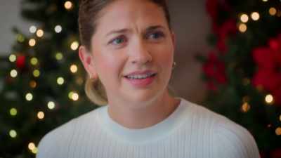I know as a bonus,
it might be fun to... - Meet Me Under the Mistletoe